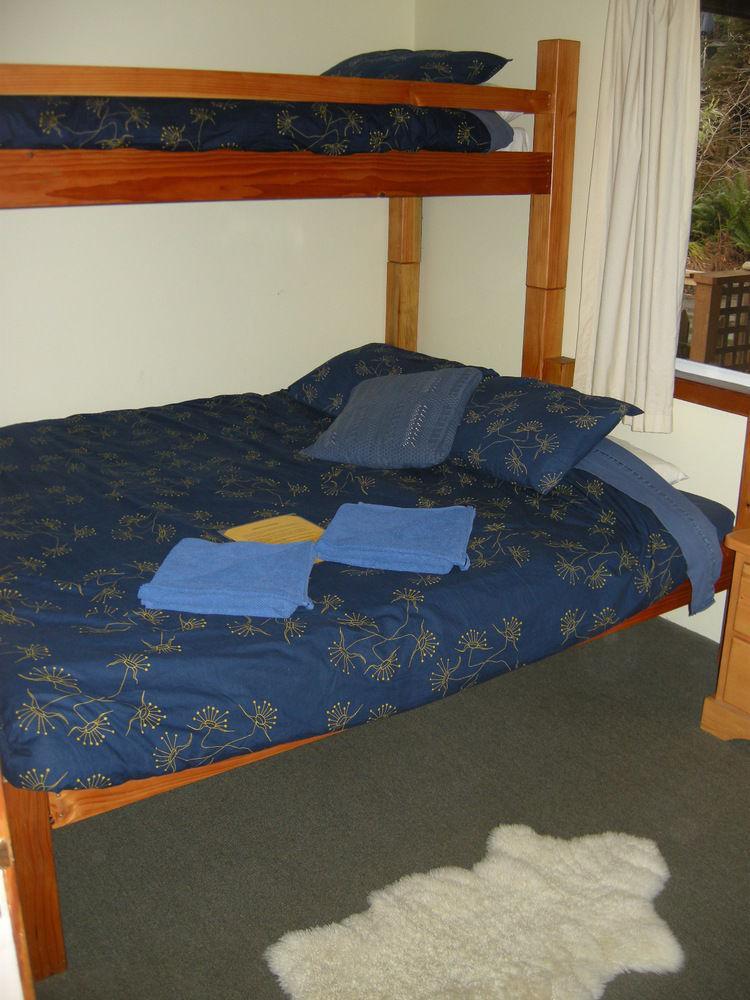 Up The Creek Backpacker'S Lodge Roberts Creek Esterno foto