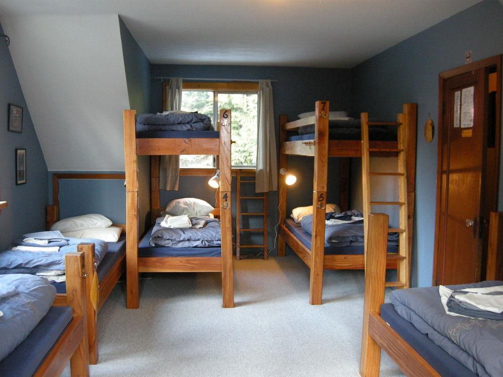 Up The Creek Backpacker'S Lodge Roberts Creek Esterno foto